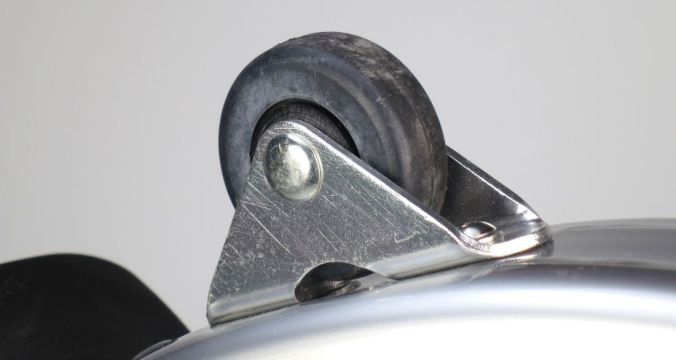 La "rubber wheel" du garde-boue, un point d'appui plus qu'un dispositif de roulage.